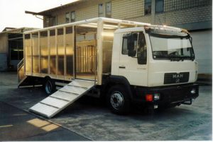 LKW MAN mit Viehaufbau